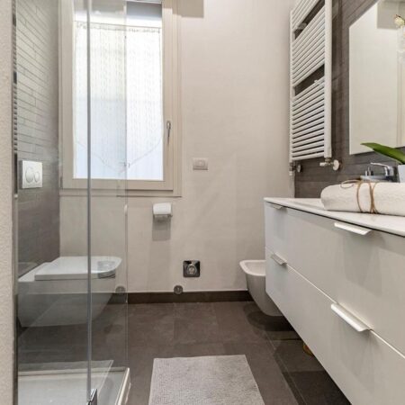 Appartamento Ristrutturato 02 bagno